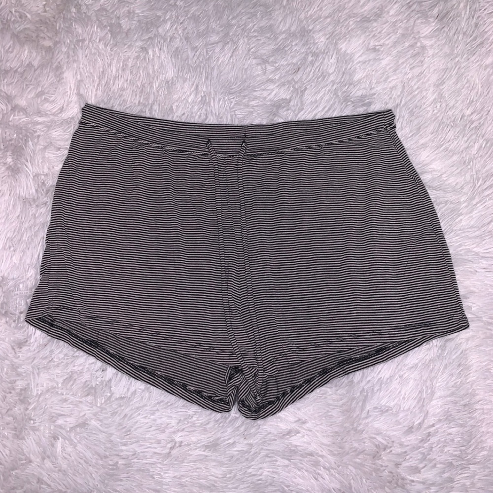 Black and white striped shorts//soft fabric